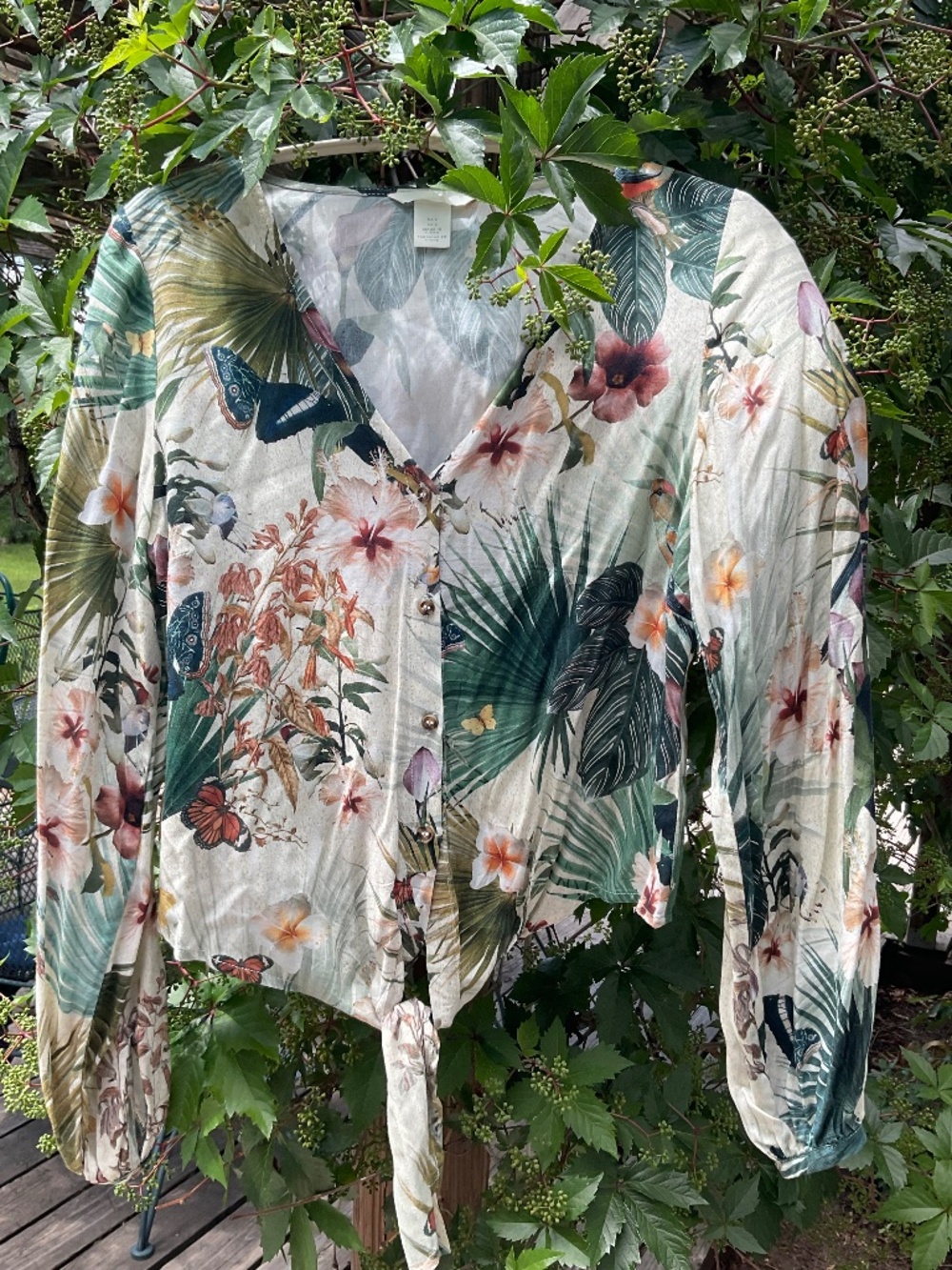Tropical H&M Subtle Balloon Sleeve Button-Up